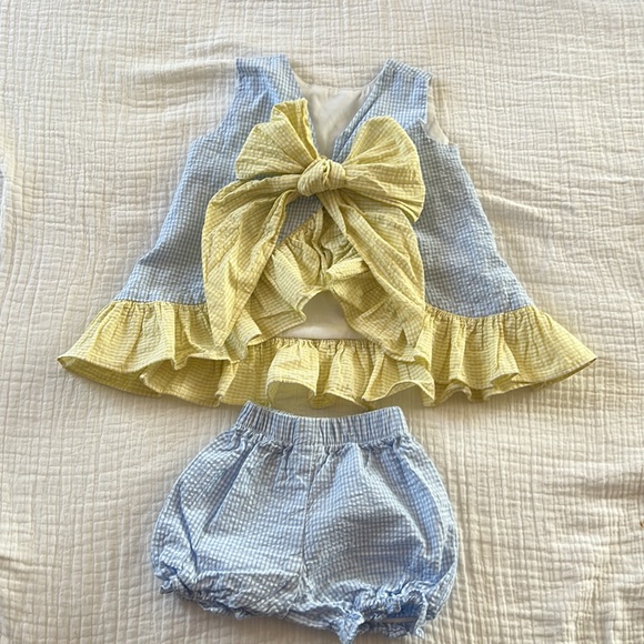 Other - Seersucker, yellow, white and blue set size 6 month